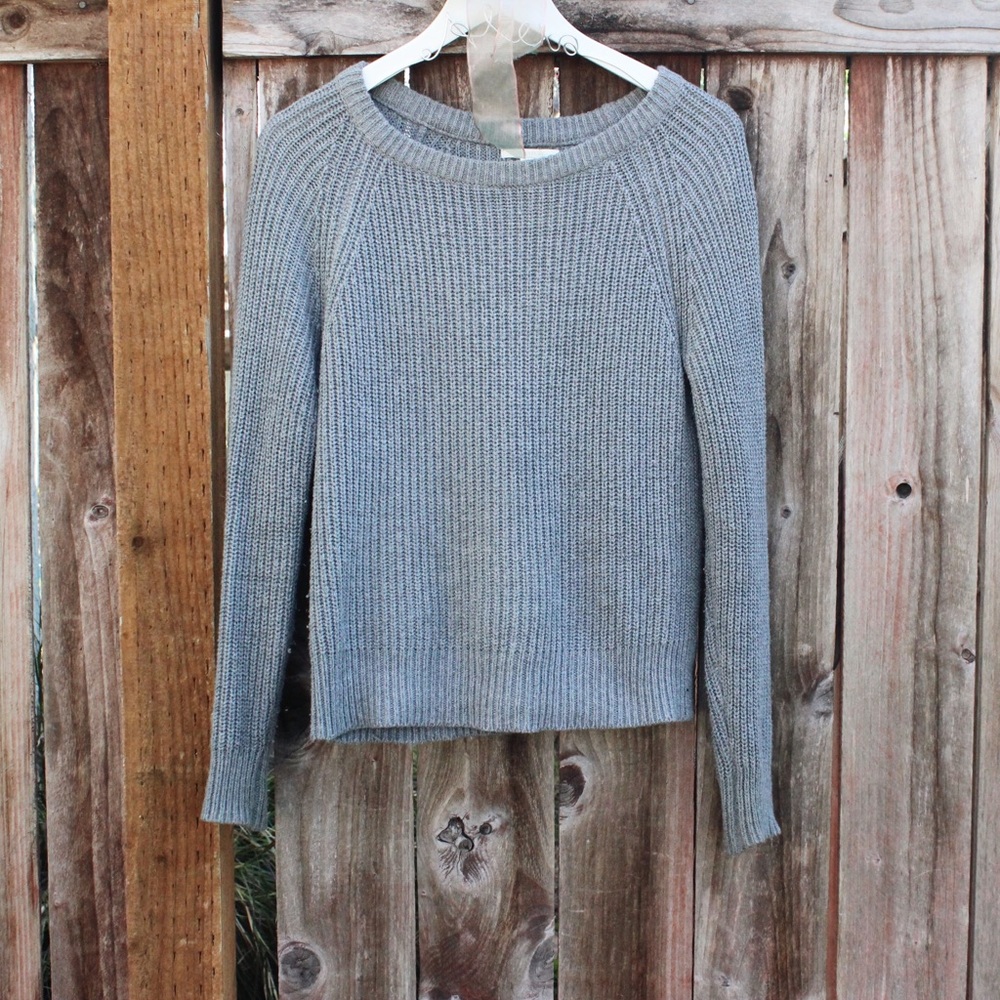 F21 - Fitted grey sweater